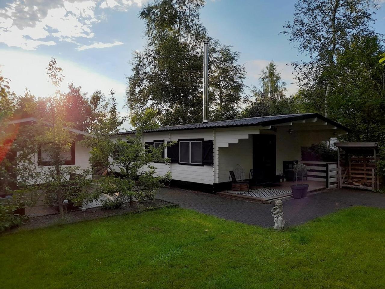 Carpe Diem, Het Ruime Chalet Met Houtkachel Nabij Wildlands Emmen Схонебек Екстер'єр фото